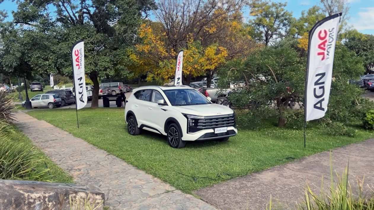 JAC S8
